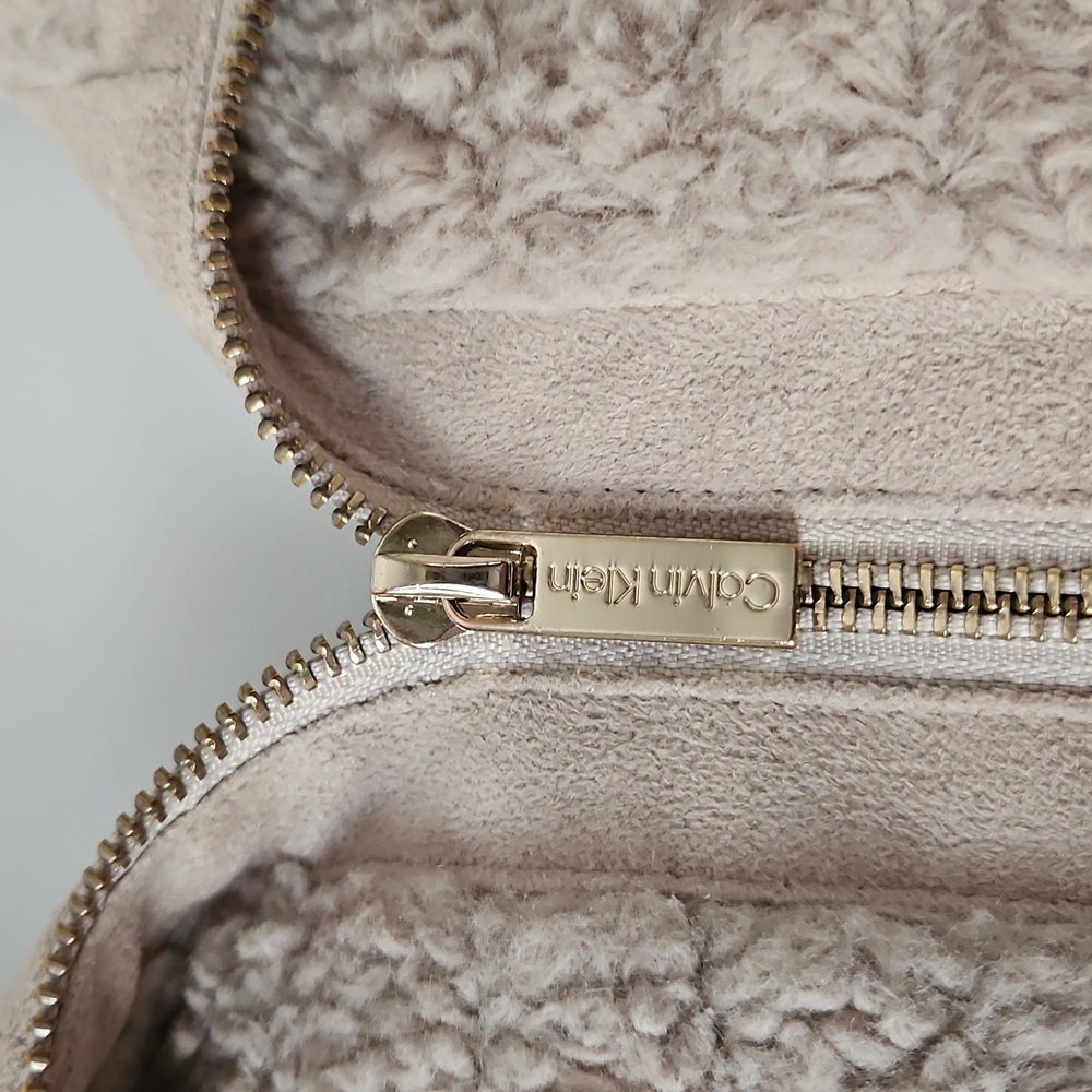 Calvin Klein Sherpa Vest - Picture 6 of 13